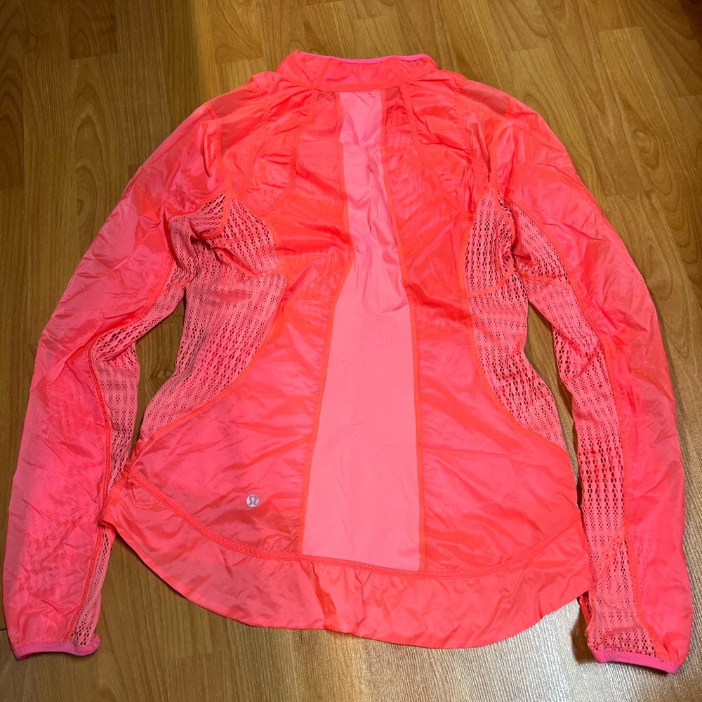 2/ $30 Lululemon Run: Nothin' To Hide Jacket (US 8) *Flash Light
